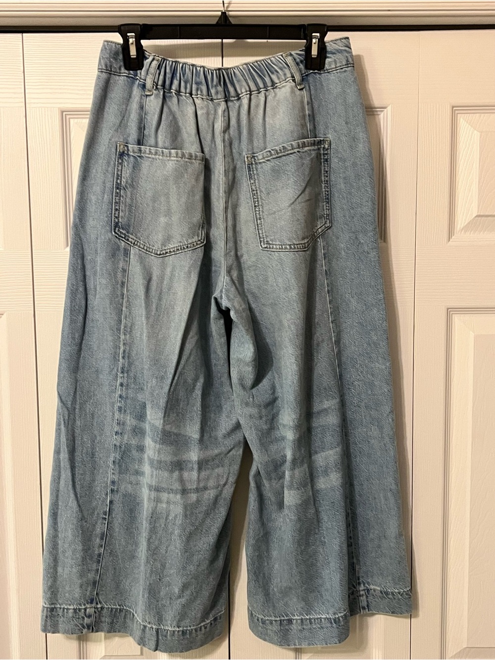 Anthropologie Pilcro Emory Pleated High Rise Wide Leg faded Jeans Size 28 - Picture 3 of 14